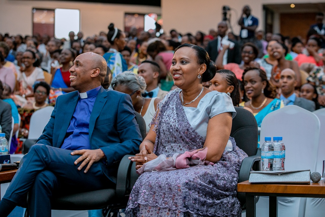 ercfamily7's tweet photo. Bamwe mu bakozi b'Imana turi kumwe #ercfamily @ERCMasoro @ERCNyarutarama @ercrusororo @erckimisagara https://t.co/VTBs1LUEGW