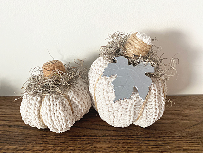 HomeroadSusan's tweet image. When one of your favorite sweaters is ready for the trash... recycle it! It makes a gorgeous textured pumpkin! homeroad.net/2022/10/recycl…

#pumpkins #recycle #homedecor #falldecor