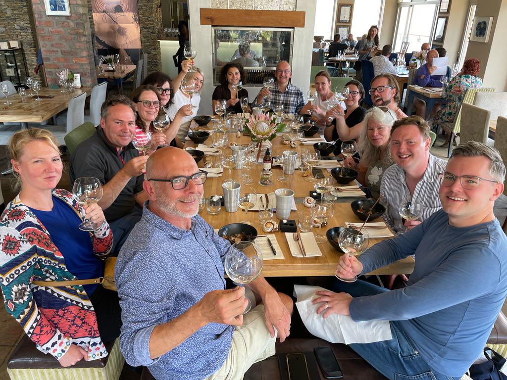 creationwines's tweet photo. Sunday Fun Day with the Wosa Team! π·π±
#lovecreationwines #creationinnovation #sundayfunday #winetasting #drinksouthafrican #capewine2022 #sustainability360 @WOSA_DE #hemelenaarde #visithermanus https://t.co/ND72PreddZ