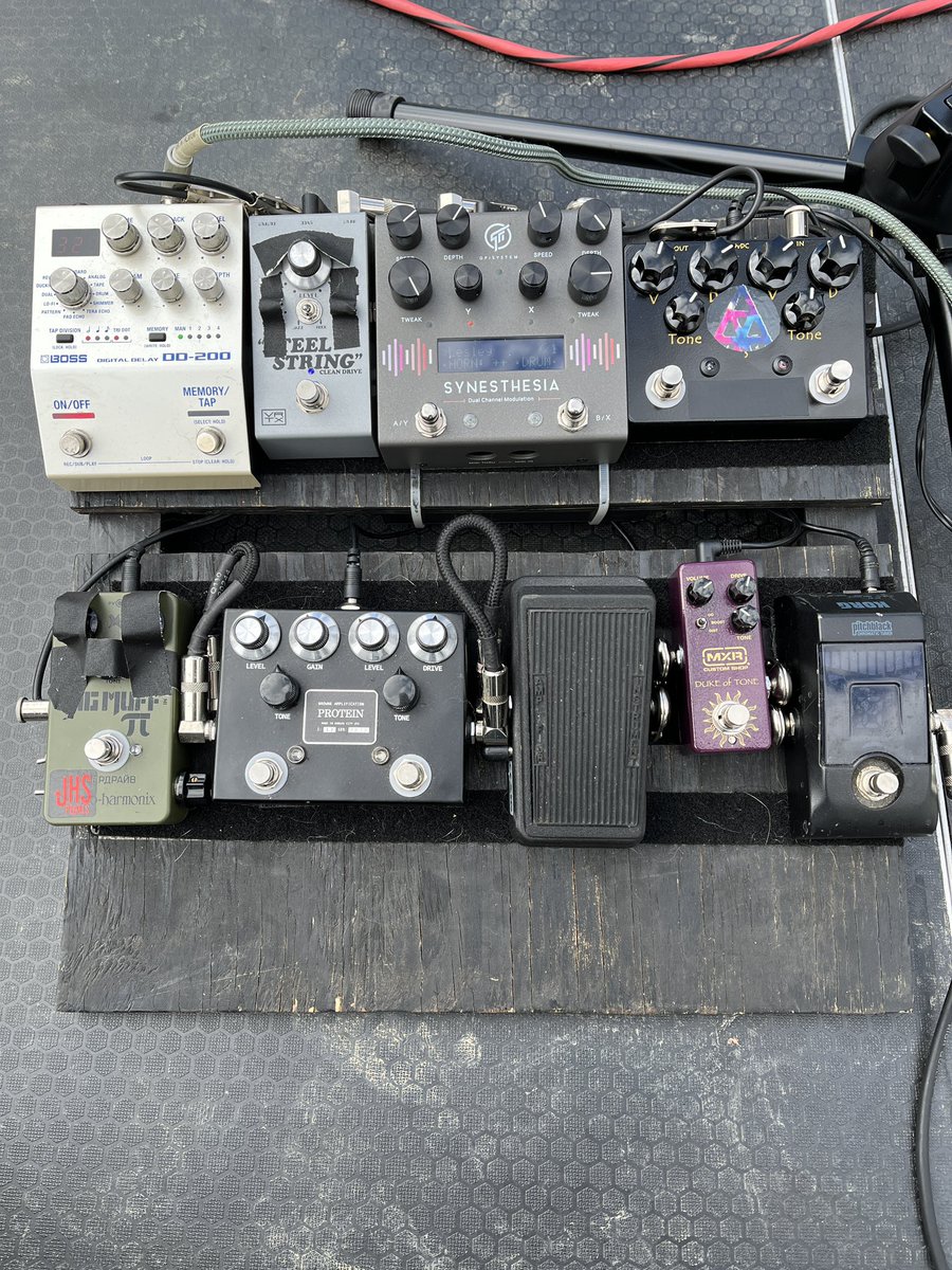 Rockazar1's tweet photo. #newpedalboard #pedals https://t.co/Lg1ucQFZ0t