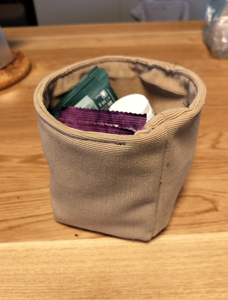Prasenthhh's tweet photo. Momentan wieder den Spass am Nähen gefunden. Bin echt stolz als wieder Neuanfänger. 😃 https://t.co/R9chTr69K2