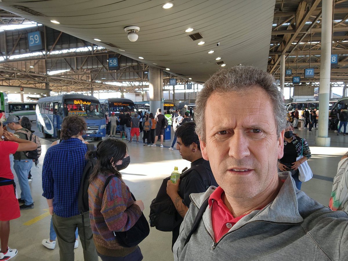 JuanCaMunozA's tweet photo. Qué importante experimentar  lo q se quiere mejorar! En mi caso, los servicios de tpte público. Ayer viajé en bus desde San Borja a Til Til. Esto permite detectar oportunidades, debilidades y fortalezas. Agradezco a los usuarios que me conversaron su experiencia con este servicio https://t.co/HpysW1HN0V