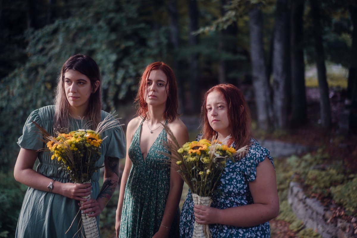 Our new single Raining Down is out now!
bit.ly/RainingDown

#NewMusicAlert #streaming