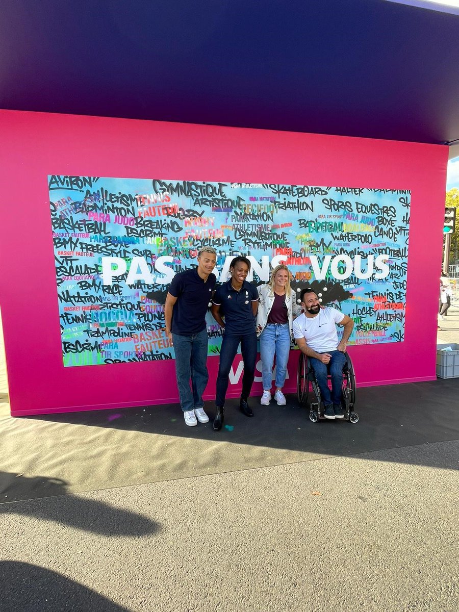 Visa_Fr's tweet photo. Nous dévoilons en direct un message caché dans notre fresque…
#PasSansVous, cet esprit qui apporte une démonstration finale de notre engagement à promouvoir l’accès et l’#inclusion pour tous. 🤝
#JournéeParalympique @Paris2024 https://t.co/zMvWB2WXWU