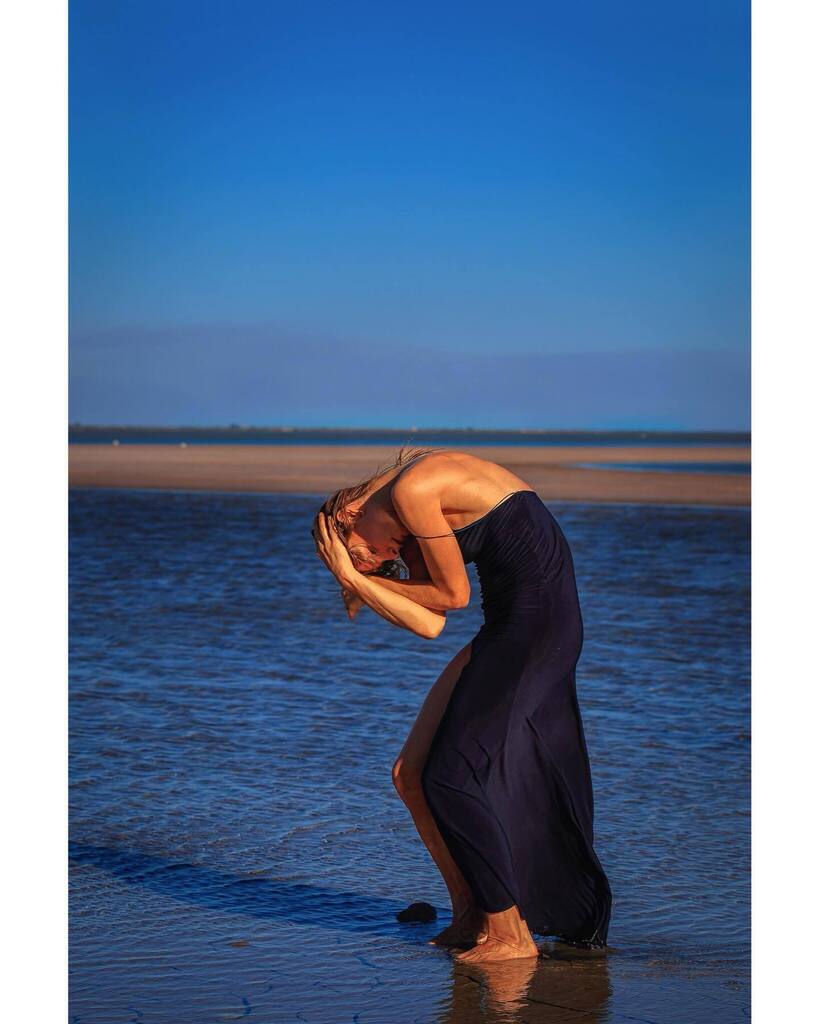 vdouwes's tweet photo. Lighty up
PH/ @loickervignac
.
.
#photography #dancer #dreamermagazine #igersfrance #ignant #fubiz #fisheyelemag #streetdreamsmag #takemagazine #explorerdiary #foreverstandby #instagram #somewheremagazine #gominimalmag #nowherediary #imaginarymagnitude … https://t.co/alOYmbrDh9 https://t.co/BulvbBKsV2