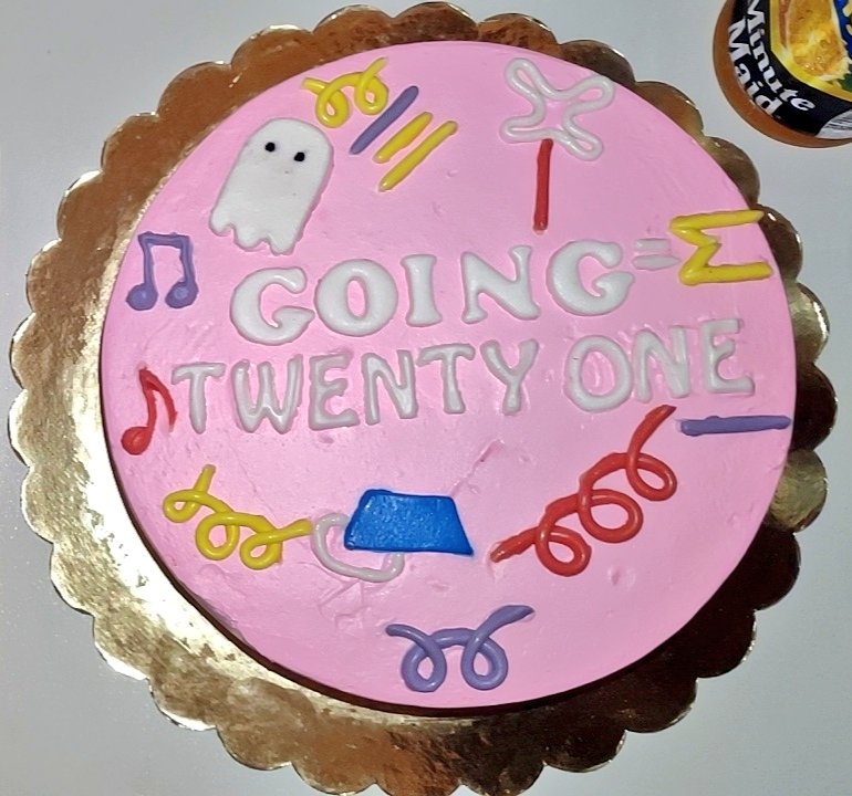 sel_kook's tweet photo. got myself a going seventeen themed birthday cake 💎 @pledis_17
#gose #GOING_SVT #GoingSEVENTEEN https://t.co/AGOaLEnLpZ