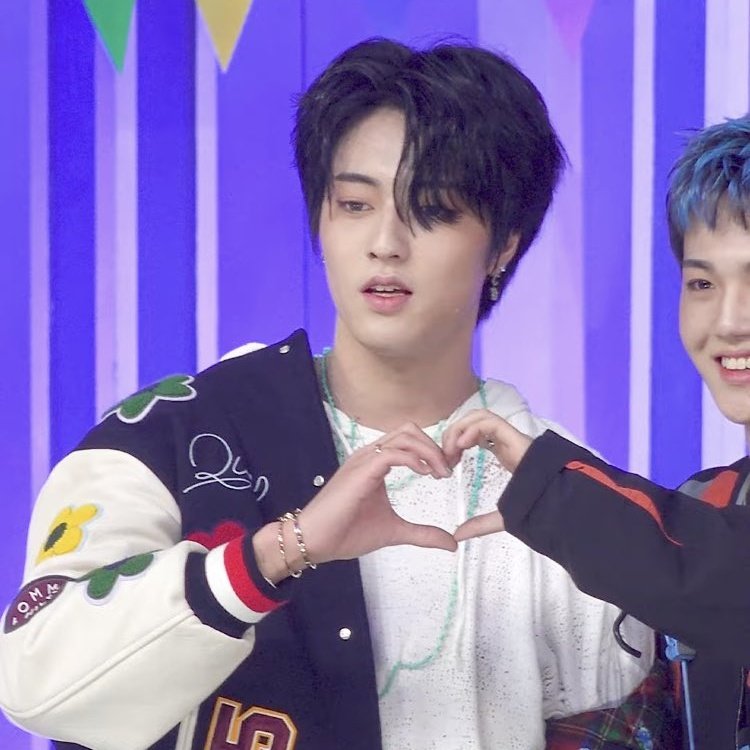 dailydodam's tweet photo. whatever is in the inkigayo air and it always gives us harubby 😭 https://t.co/ebVpAWH84t