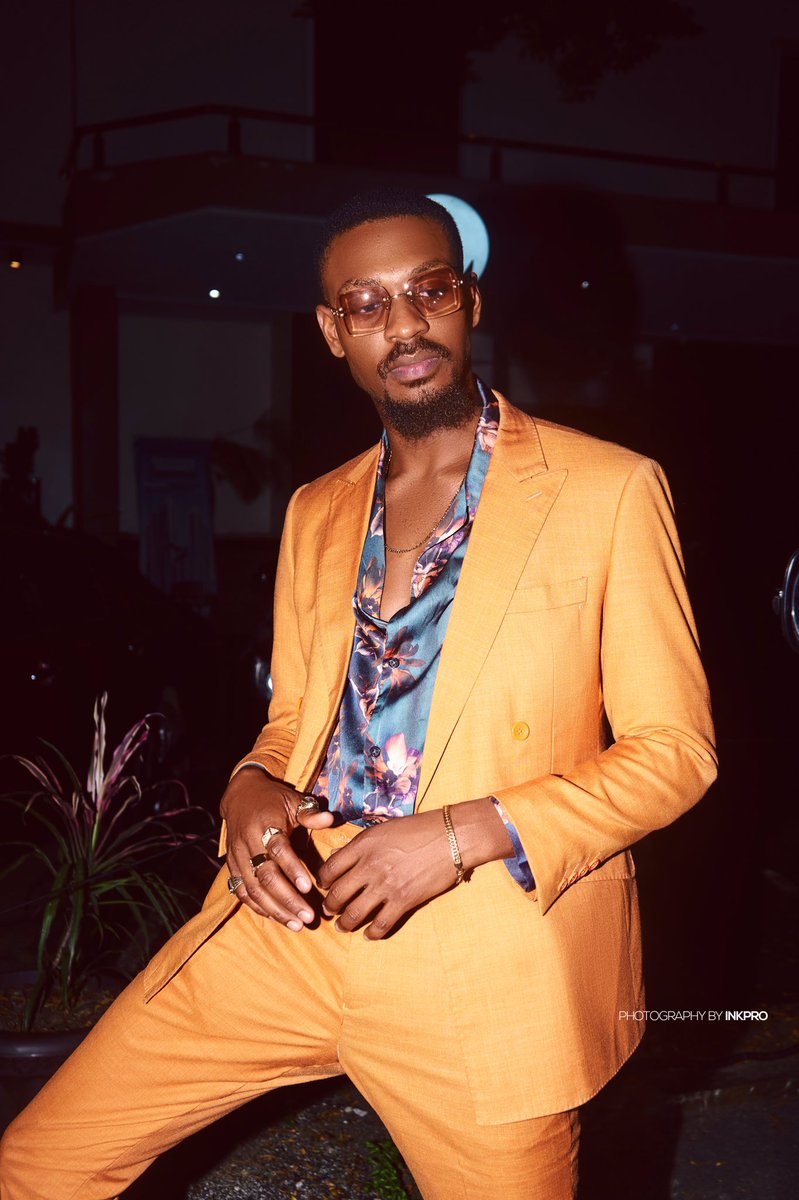 MomohHappiness3's tweet photo. 4 slices of snacks 🍔🥞
You see that neck chain, it's giving soft boy vibe🥰🥰...
All shades of gorgeousness and attractiveness.....
@adekunleolopade you are hot🔥

#AdekunleOlopade 
#FOLLOWADEKUNLE 
#ADEKUNLEISLOVED
#AdekunleTheBrand #BBNAIJA https://t.co/CNkX2JLBBm