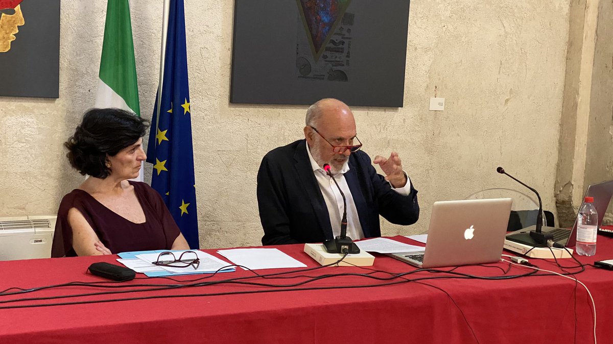 ibimusCalabria's tweet photo. Interessanti, importanti e seguite le relazioni al #Convegno #Internazionale di #Studi
L’ᴇᴍɪɢʀᴀᴢɪᴏɴᴇ ᴍᴜsɪᴄᴀʟᴇ ᴄᴀʟᴀʙʀᴇsᴇ ɪɴ Sᴜᴅ Aᴍᴇʀɪᴄᴀ ᴛʀᴀ Oᴛᴛᴏ ᴇ Nᴏᴠᴇᴄᴇɴᴛᴏ
#Tropea (VV)
___
#emigrazione
#calabria
#musica
#sudamerica https://t.co/BjTgK2mJzm