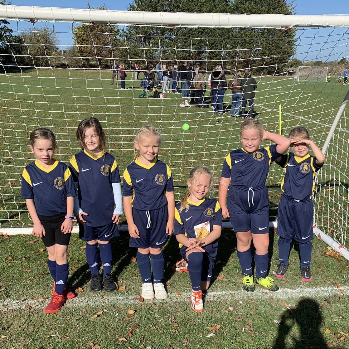 Our new U7s Phantoms loving #life and #football. First game together as a #team. #footballfamily #girlsfootball Thanks to <a href="/GoringRobins/">Goring Robins official</a> for a great friendly that maximised game time, fun and goals. #girlsfootball is #strong <a href="/HerGameToo/">Her Game Too</a> <a href="/OMGFL/">Oxfordshire Girls Football League</a>