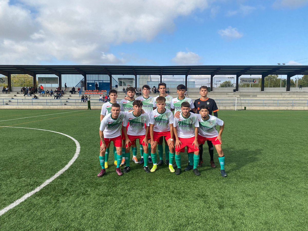 EscuelaTrival's tweet photo. 📸 El Juvenil Nacional nunca se rinde y hoy lo demostró de principio a fin 💥.

El #Trival gana 1️⃣-0️⃣ al Atlético de Pinto. https://t.co/RHHQx9Bvak