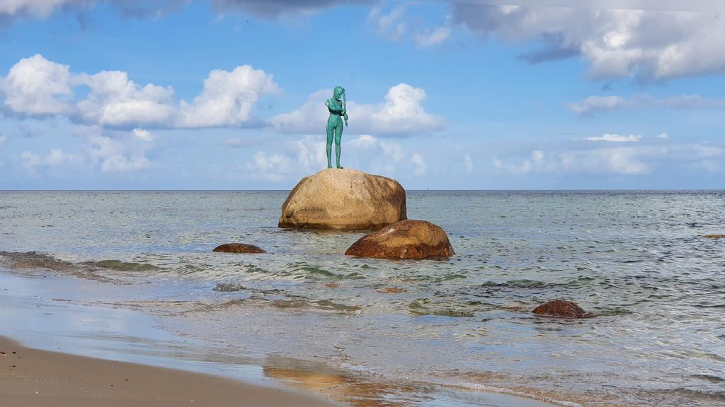 meeresurlaub's tweet photo. Das perfekte Sonntagswetter für einen Strandspaziergang 🥰
#sellin #Ostsee #kaysa #Ferienwohnung #sandstrand #sonntag https://t.co/ESfnl9e95b