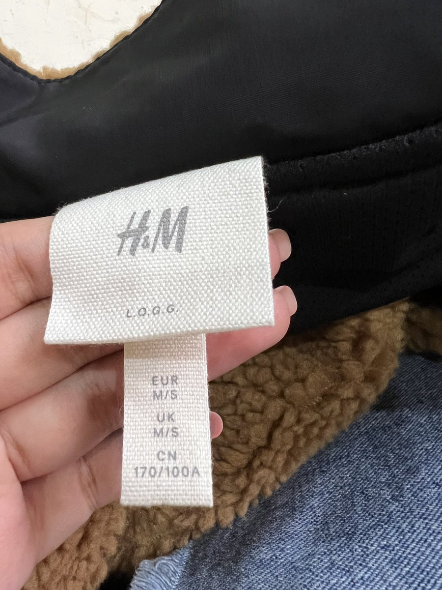 Yeetsisi's tweet photo. h&amp;m sizeM สีน้ำตาลสวยสะบัดด ไม่เคยใส่ไปไหนเหมือนกันซื้อมาเก็บ ส่งต่อ300฿ #เสื้อผ้ามือสอง #ส่งต่อเสื้อผ้า #ส่��ต่อเสื้อผ้ามือสอง #เสื้อผ้ามือสอง #เสื้อผ้ามือ2 #โล๊ะตู้เสื้อผ้า #โล๊ะ #ส่งต่อhm #hmมือสอง https://t.co/VNZ0VdMA7m
