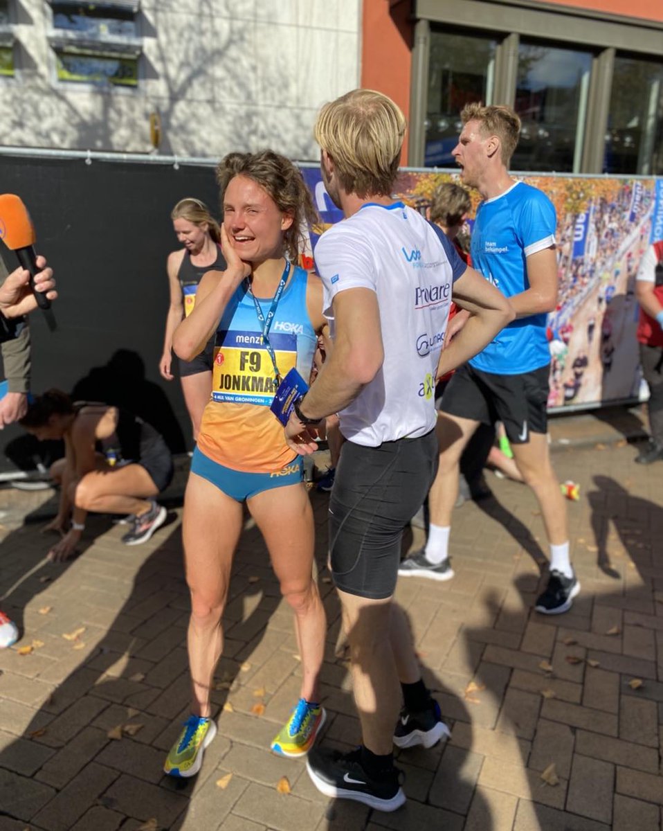 Silke Jonkman schrijft geschiedenis! 4mijl.nl/nieuws/groning…