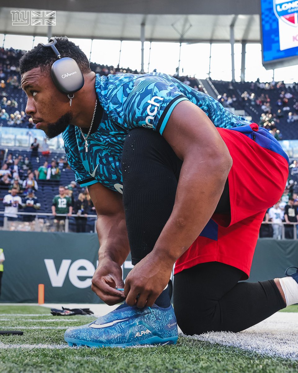 Giants's tweet photo. Saquon x @SpursOfficial 🔥 https://t.co/7LKfjcgqMP