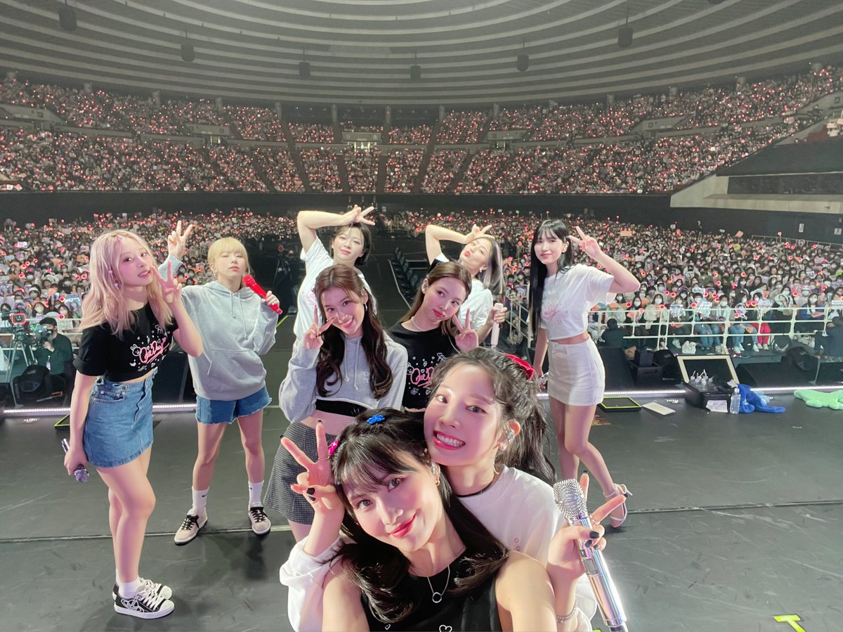dahyoan's tweet photo. ONCE is the best 🤍  tomorrow is the last day, but let's enjoy together till the end. there is no more precious time than spending the day with ONCE. i really enjoyed the day where we could share happiness together 🎠🍭 https://t.co/sTKkP5ln11