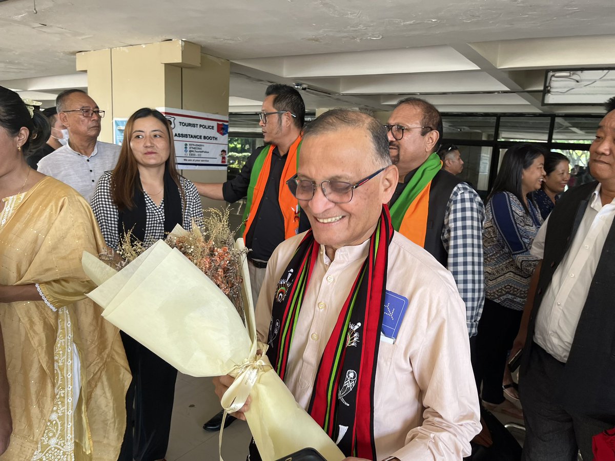 BjpDimapur's tweet photo. BJP Dimapur District is Honoured to receive Shri. V. Satish ji, National Secretary BJP at Dimapur Airport along with BJP State Officials. @narendramodi @JPNadda @blsanthosh @tarunchughbjp @AlongImna @YanthungoPatton @jacob_zhimomi @tovihoto @SPhangnon @MmhonlumoKikon @MChubaAo https://t.co/rLDacdE9W9