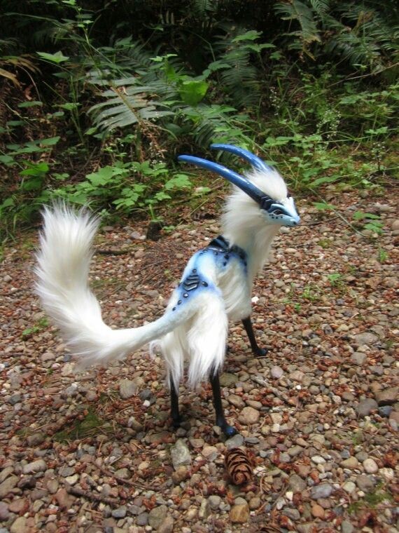 ㅤ

" Aiglos ! ! Lama sudah tidak bertemu──nanti kita main bareng lagi, ya ? Mwah ! " Mengecup dahi Aiglos, summon kesayangannya.ㅤ
ㅤ
ㅤ