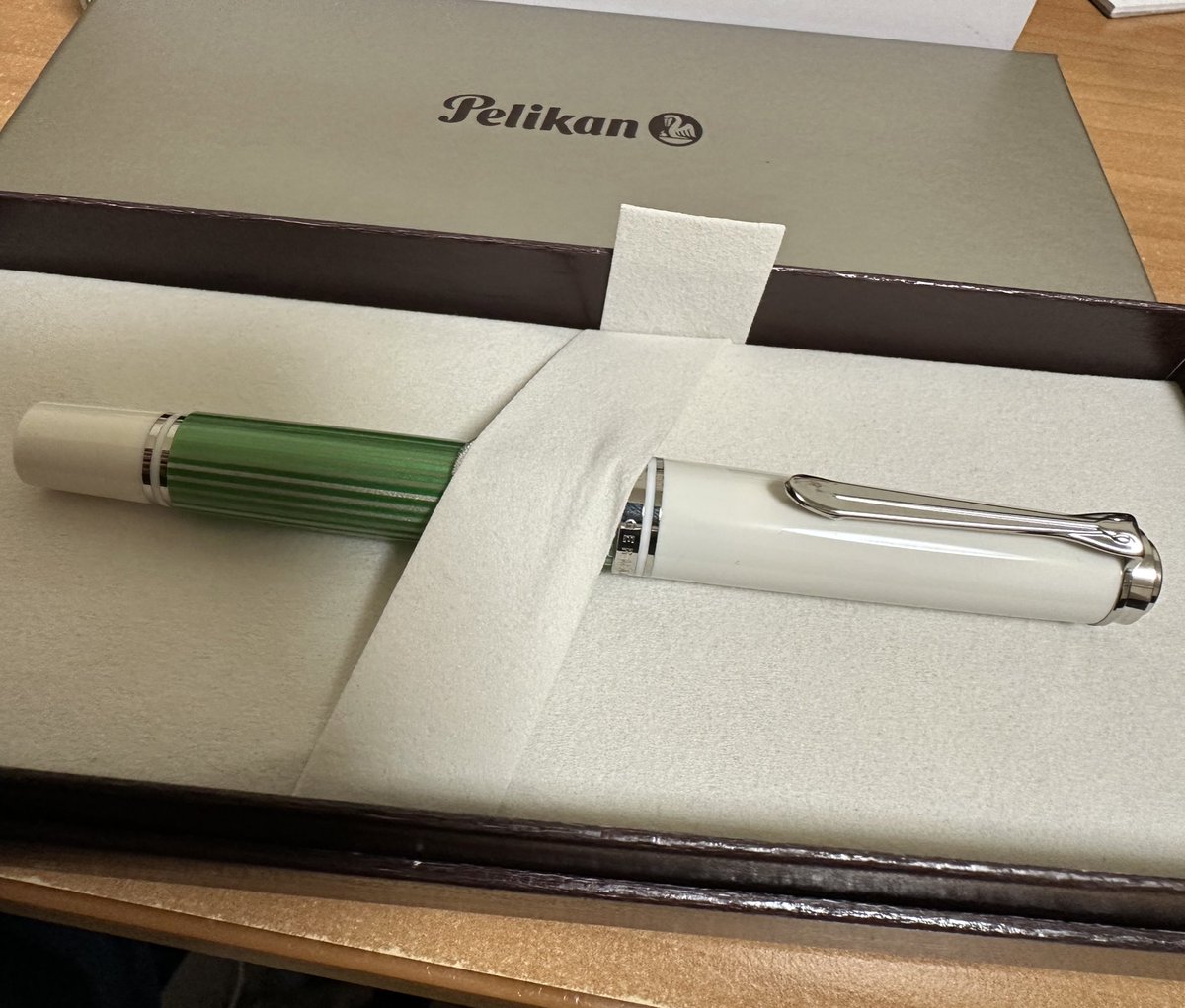 nilfeli's tweet image. スーべレーン買った
かわいい