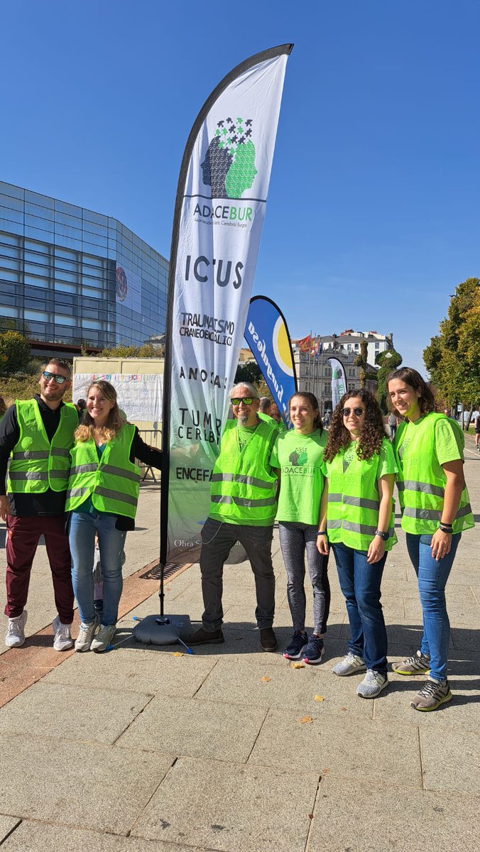 CentroEpona's tweet photo. Hoy el gran equipo humano del @centroepona ha estado colaborando y ayudando en la #BicicletadaSolidaria de @adacebur y @princessbikes_burgos  en #Burgos 
¡¡Un gran éxito!!
Gracias a todas las personas que lo habéis hecho posible!!! https://t.co/IxCt3R10JZ