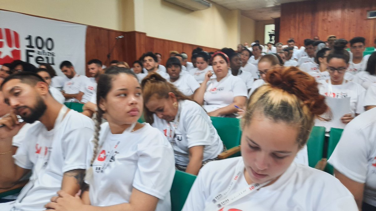 AniaRosa10's tweet photo. #Discute la #FEUCuba en su congreso de la UNICA en #CiegoDeAvila los temas de mayor importancia para el estudiantado
#CheVive #Cuba #LatirAvileño
#YoSigoADiazCanel. https://t.co/KvpVFdmWRk