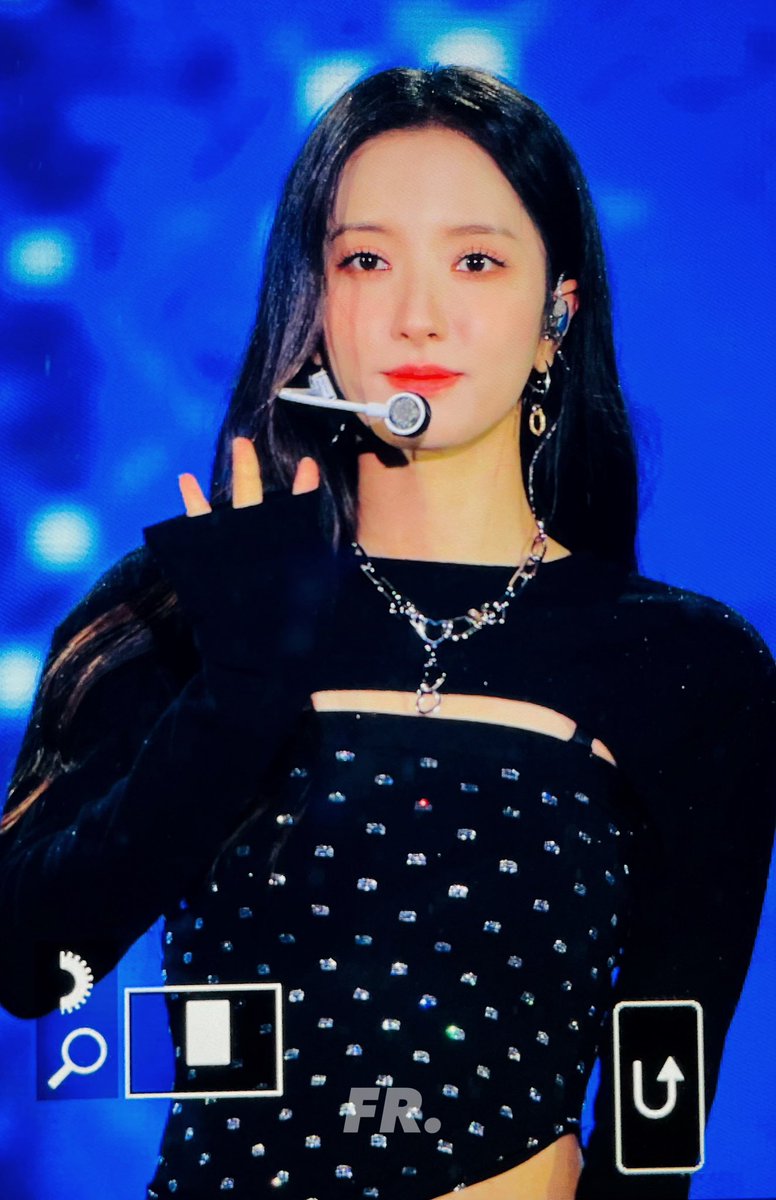 FR_0819's tweet photo. 221009 열린음악회

#우주소녀 #WJSN #보나 #BONA https://t.co/4mmwfCUJGf