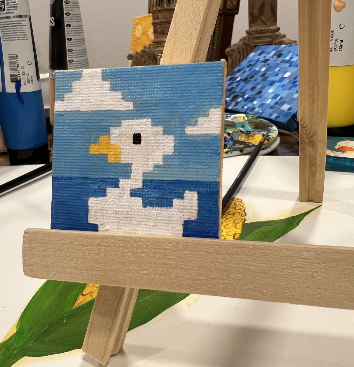 lil093's tweet photo. راح انعش الثريد بلوحه جديده 
A mini pixelated duckie https://t.co/QeiIsPqdeP