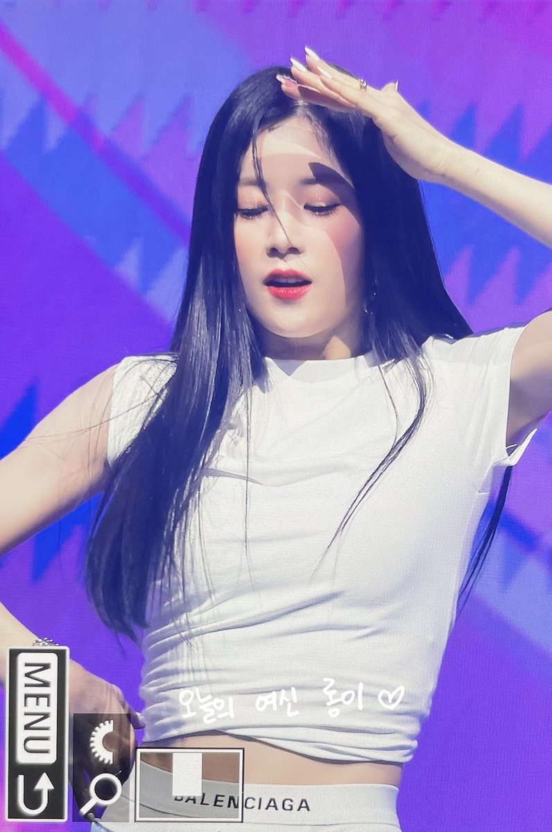 19910303net's tweet photo. 221009 초봄팬미팅 #초롱 (@Apinkpcr )

Baby, got me looking so crazy
빠져버리는 daydream❤️

#에이핑크 #박초롱 #Apink #Chorong https://t.co/g0g1r8FiDw