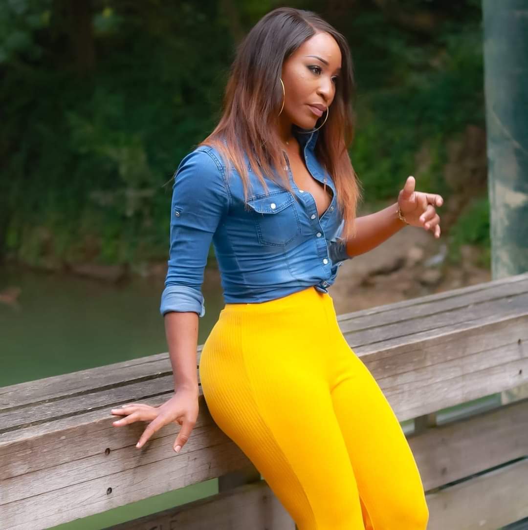 Bimstr237's tweet photo. Joignez-vous à nous pour souhaiter joyeux anniversaire à l'artiste chanteuse et rappeuse @20CENT4ever 🎉🎂🎊

Que pensez-vous d'elle ?
https://t.co/ZUWwHlKVCw

#BimstrHBD
#237RaisonsDexceller https://t.co/MovfQ9c01r