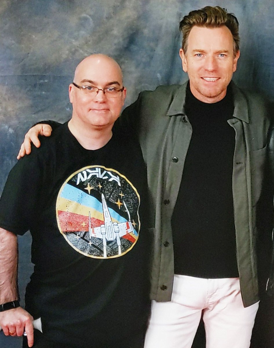 Flying the flag for @NewRockstars and @EpicHeroShop at Comic Con Scotland yesterday, with the awesome Ewan McGregor. @eavoss @tommybechtold #wookieeleaks #thebreakroom