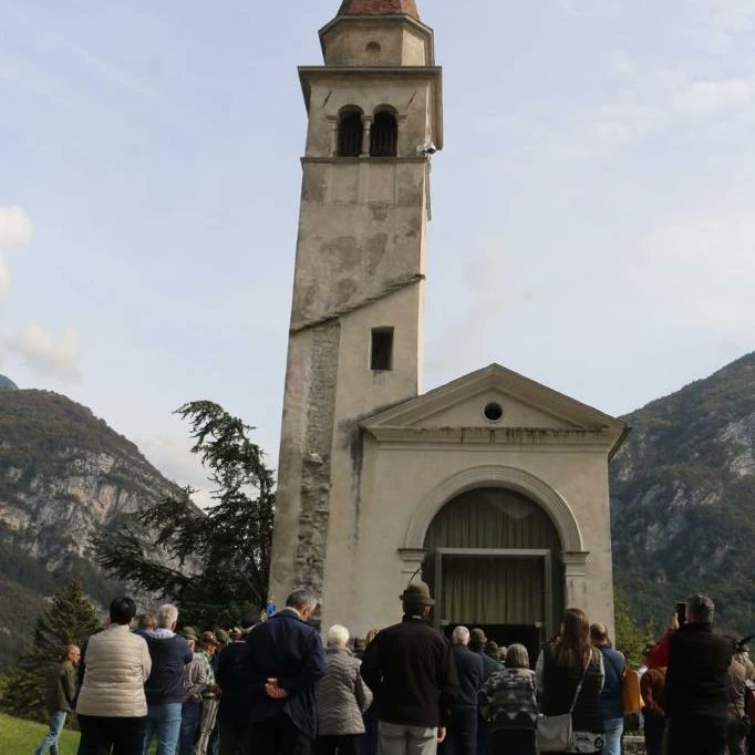 Sono onorato di aver rappresentato il Governo italiano nella cerimonia solenne per commemorare le vittime del #Vajont. Il 9 ottobre del 1963 il Veneto fu colpito da una tragedia che portò alla morte di 1910 cittadini.
m.facebook.com/story.php?stor…