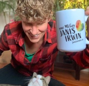 WesternStd's tweet photo. PLAID ACTOR | Janis Irwin's sinister plot to steal flannel from the conservative dress code

"It's like progressives want to take everything away from us. I even heard she has a cat": Jason Rolland, 42 (Red Deer) #ableg https://t.co/KhK0HyoFOs