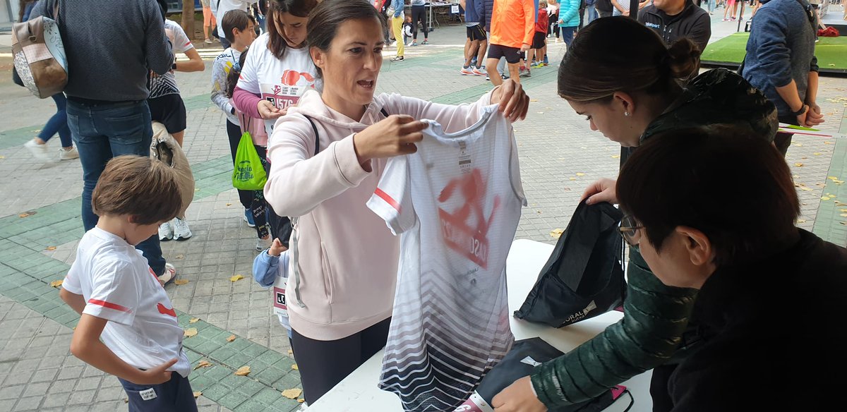 casolinavarra's tweet photo. ‼️#CASOLINA2022... #MásQueUnSprint‼️🏃♂️🏃🏃♀️
📸📷 Las MEJORES #IMÁGENES de una mañana inolvidable.
💪💪 ¡¡Gracias a todos y todas!! ESKERRIK ASKO!!
@anfasnavarra + @LABORALkutxa + @rockthesportES #MásQueUnSprint #Casolina2022 #CorreConCorazón https://t.co/7002kTwdtP