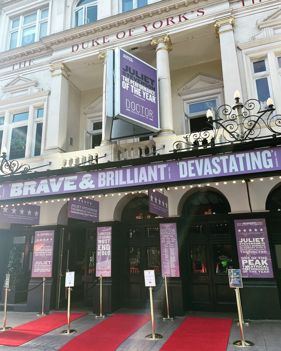 stoppardtheatre's tweet photo. ✨red carpet ready✨ it’s our press performance of @DoctorWestEnd and the red carpets are all rolled out ready for our guests! #doctorplay https://t.co/Hl0wXA3WMw