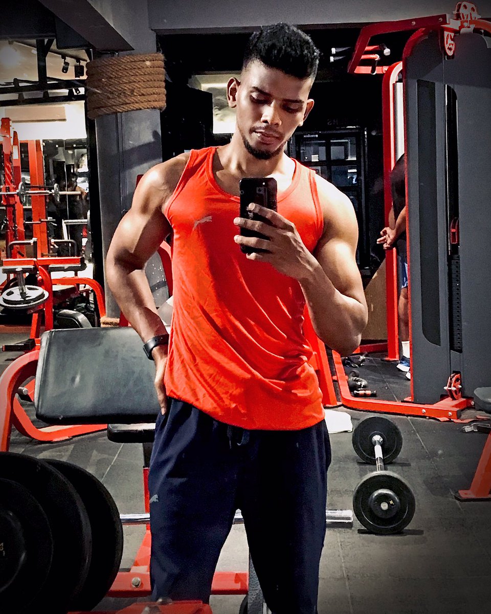 Nawi_Simson's tweet photo. #fitness https://t.co/ehNh06NzDB