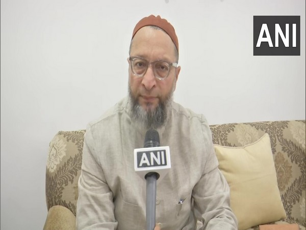 ani_digital's tweet photo. "Tipu Sultan scared British then, now their slaves...": Owaisi slams BJP
Read @ANI Story | https://t.co/DyusNEXaCX
#Owaisi #BJP #TipuExpress https://t.co/IH0Pvpz4aP