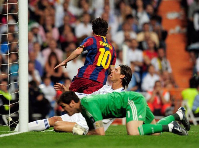 srv1ii's tweet photo. @IkerCasillas واضح من زمان ميسي خلاك تلقمه https://t.co/SkjsfAxY9B