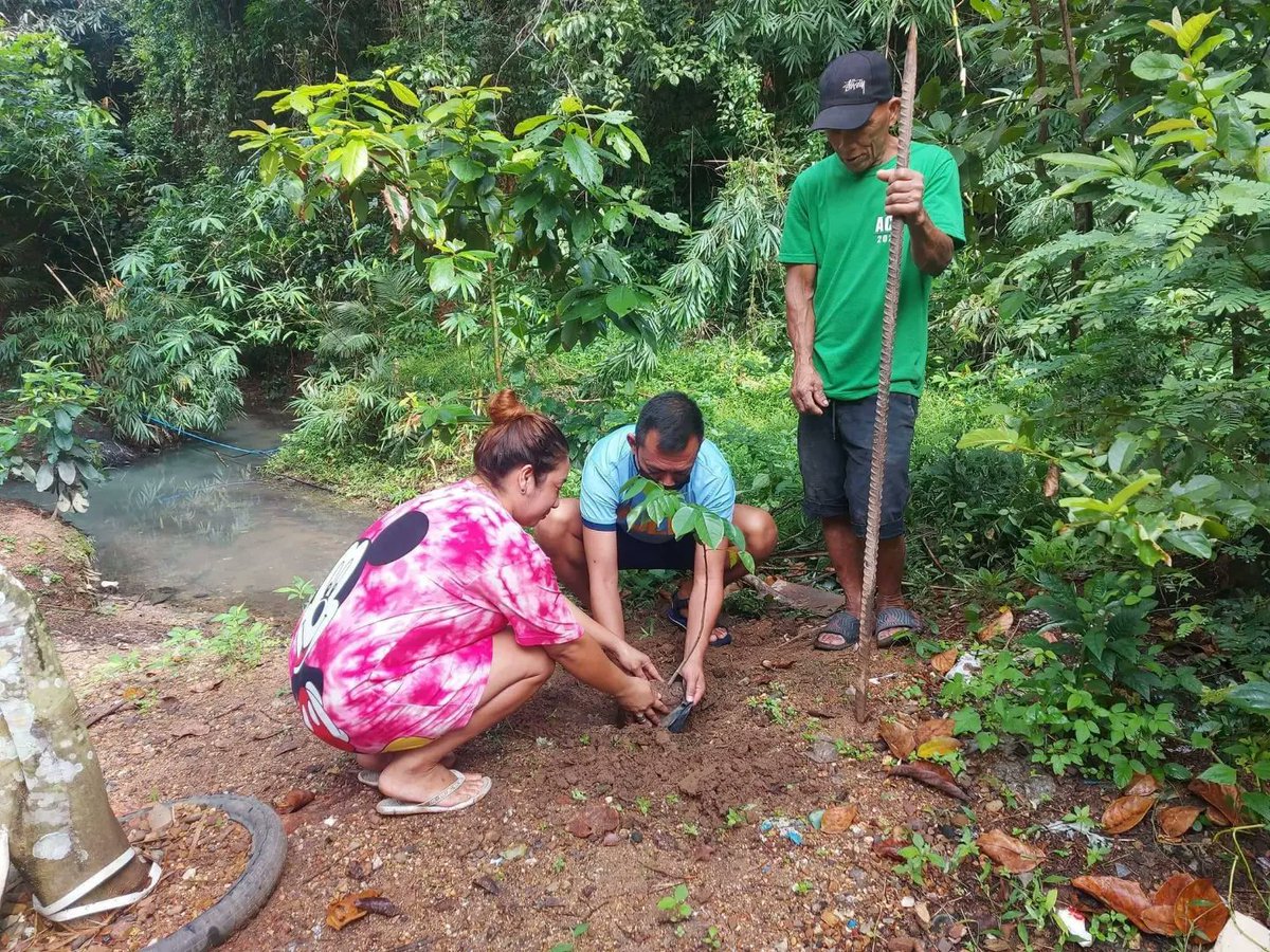 2ndsoucoron's tweet photo. "2nd SOU-MG “Protectors of Last Frontier”

TREE  PLANTING held at Barangay Tagumpay, Coron, Palawan.More or less 100 Seedlings of Narra Tree were planted.

#lifeisbeautiful
#KaligtasanNyoSagotKo
#TulongTulongTayo
#MKKequalsK
#PNPKakampiNyo https://t.co/uthROrKRJh