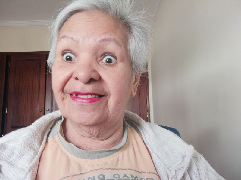 MijaresCoromoto's tweet photo. Mi cara cuando la gente que cumple anos dicen o le dicen otra vuelta al sol: y yo, que tengo una imaginación desbordada me imagino a la persona corriendo detrás del sol despavorida🤣🤣🤣porque no se limitan a desear Feliz Cumpleaños nojombre?🙈🙈🙈 https://t.co/irMCTW1XC1