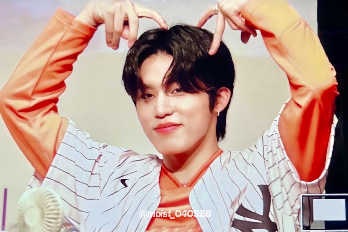dowoogallery's tweet photo. 221009 offline fansign ♡ https://t.co/RyQKxVax3A