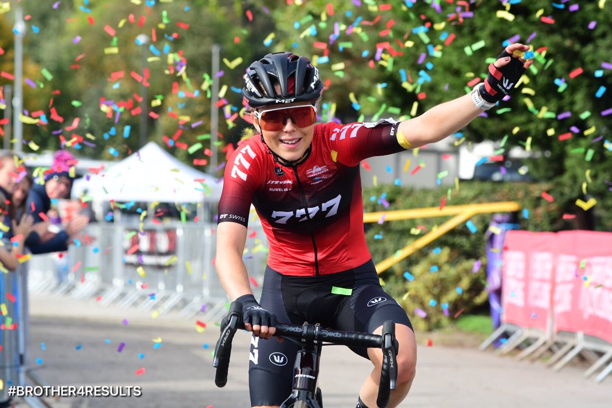 Magnificent victory by <a href="/AnnaKay_3/">annakaycx</a> in the first round of the national trophy in Derby … second was Nikki Brammeier and third  Xan Crees