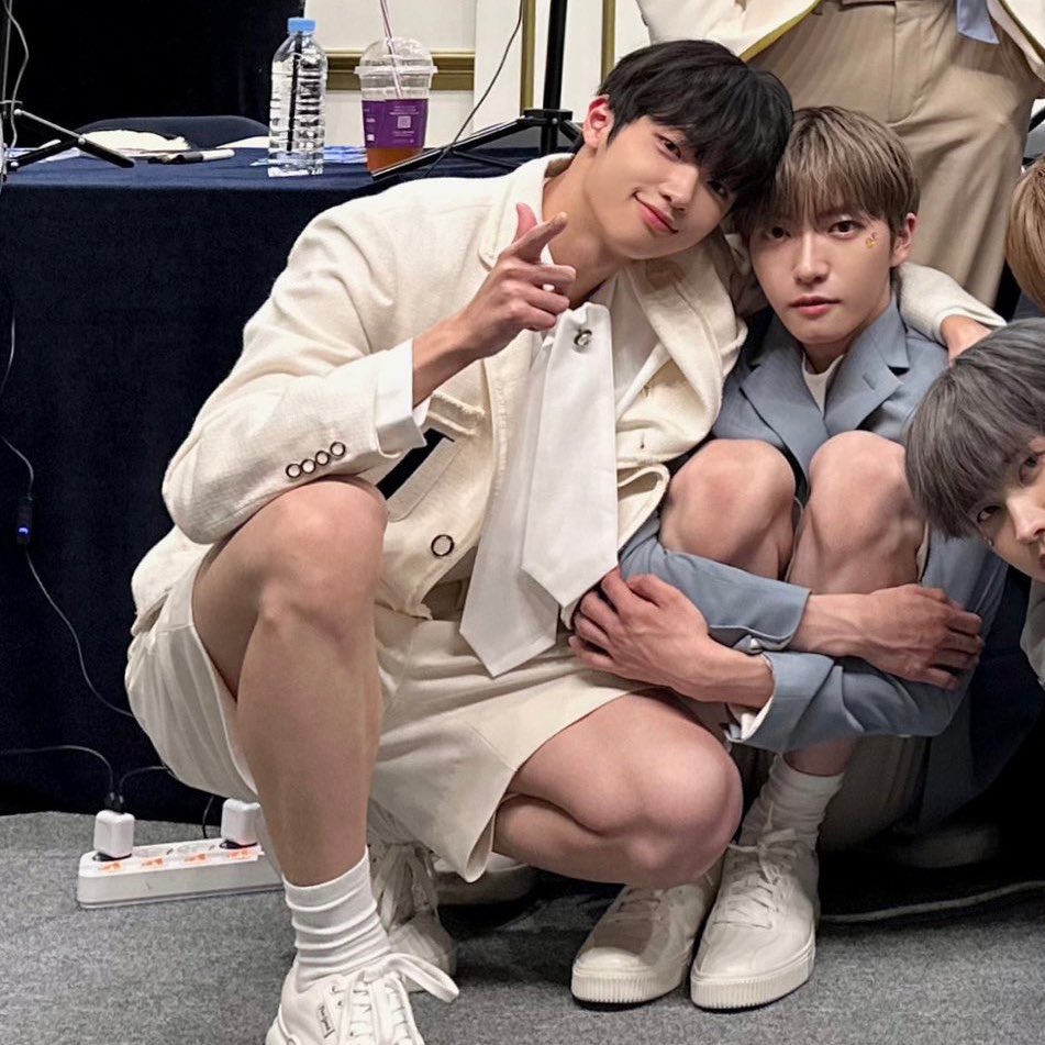 tiny_siyoung's tweet image. tiny best friends