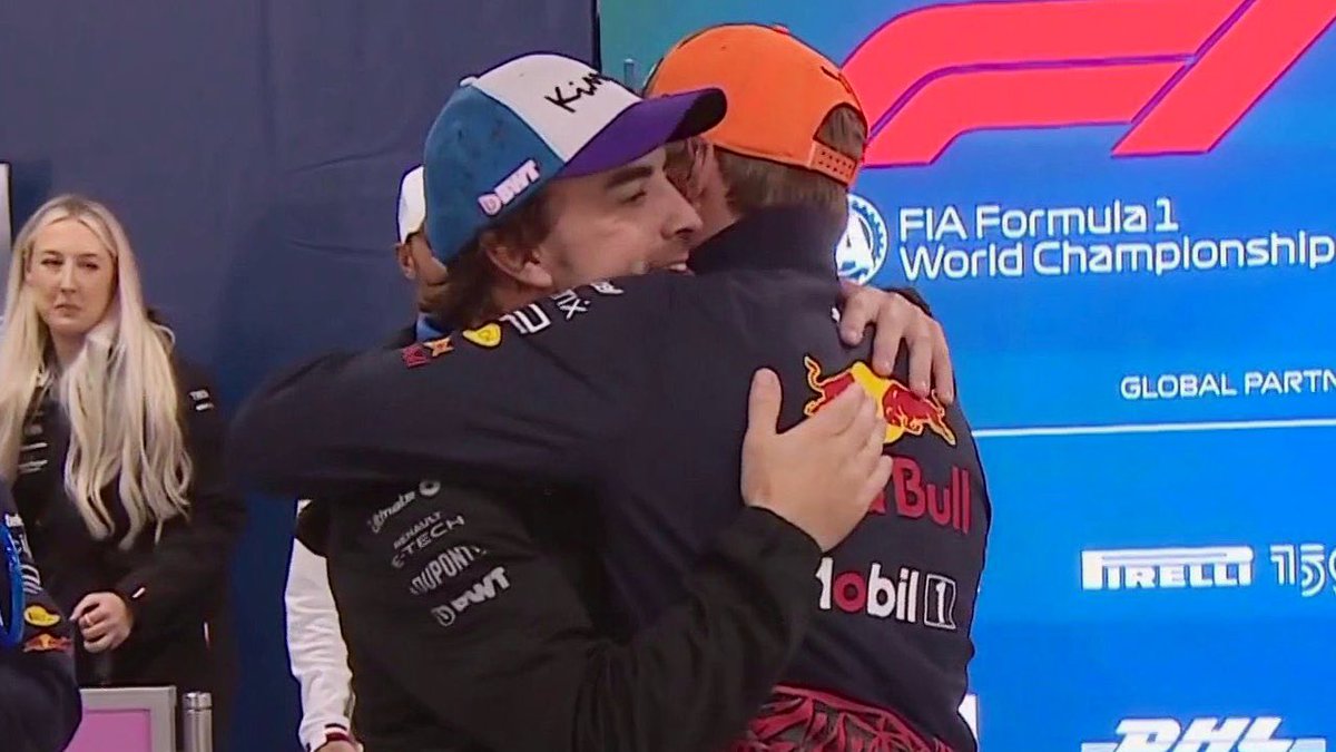 Mismo número de victorias y, ahora, mismos mundiales de Fórmula 1.

Si Verstappen gana el tercero el año que viene, voto por convalidarlo y que cuente de Alonso también.