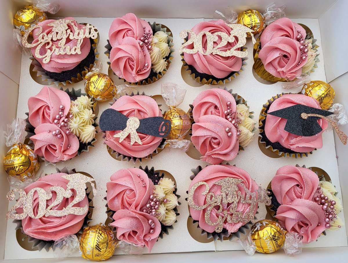 AbbeaMortimore's tweet photo. Making cupcakes is one of my favourite things to do!
#Graduationcakes #cupcakes #baking #hobbies #Pink https://t.co/0OFWVGtNtV