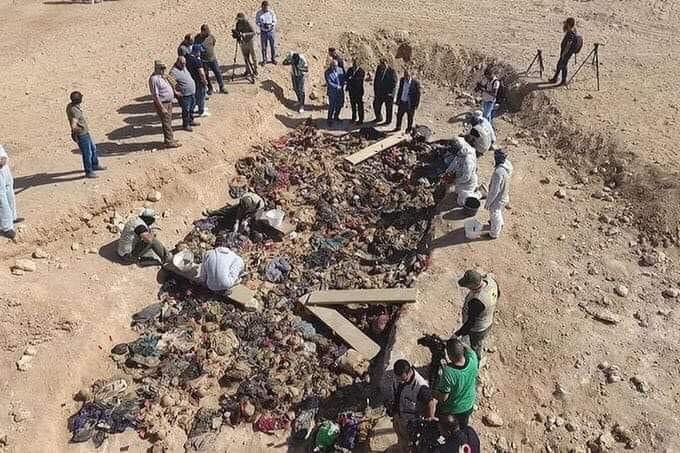 🚫
تمت الموافقه على فتح #المقابر_الجماعية في محافظة الانبار وصلاح الدين ونينوى بالاتفاق مع فريق دولي
ومن ضمن هذه المقابر مقبره جماعية في هيت ونينوى وصلاح الدين  وتم الكشف عن وجود 202 مقبره جماعية تم دفن الالاف منها فقط في #الانبار والذين تم اعدامهم من قبل الحشد الشعبي الار___هابي