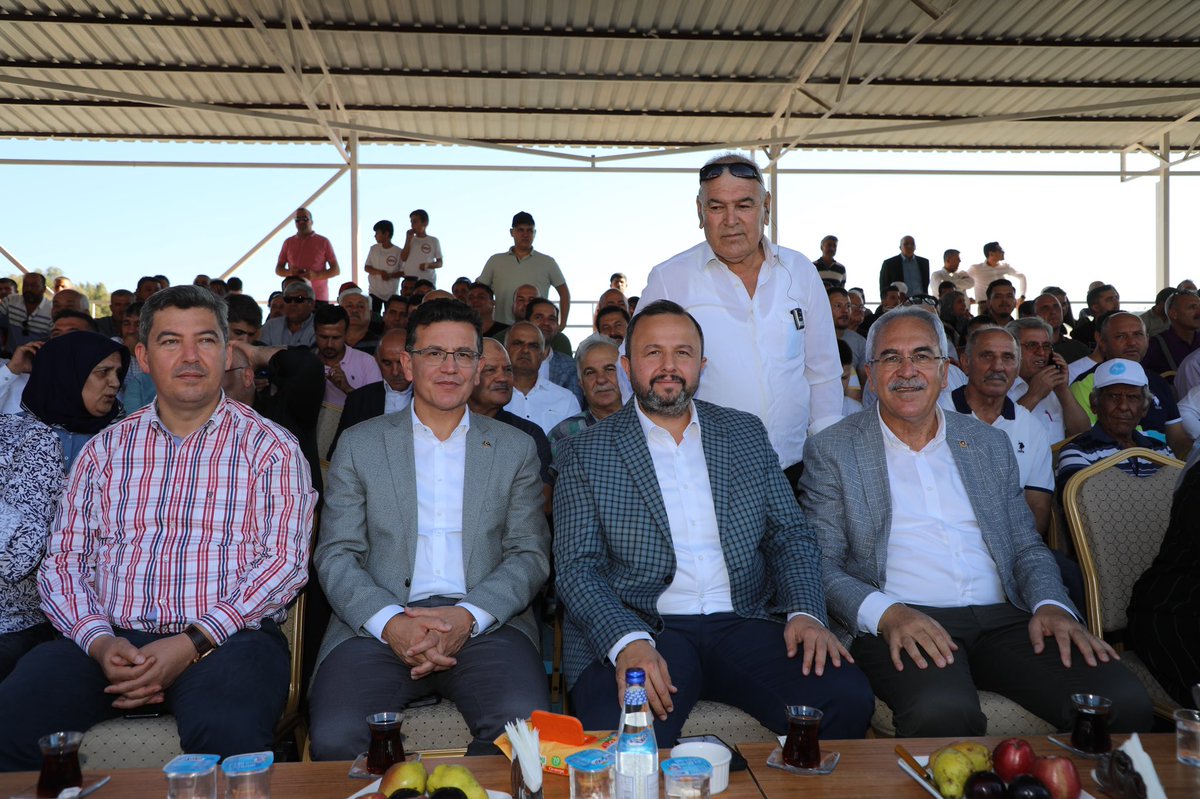 ethemtas's tweet photo. Aksu Belediyemiz tarafından organize edilen 7. Geleneksel Yağlı Pehlivan Güreşlerindeyiz. Pehlivanlarımıza başarılar diliyorum. 
@atayuslu @07ibrahimaydin 
@eczhalilsahin @t_fuat_cebeci https://t.co/X5K7nfRpyI
