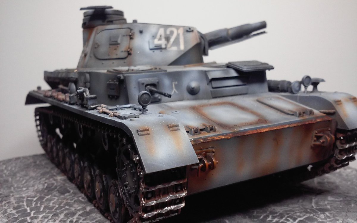 #漢の価値を決めるウェザリング 
何時もの事ですがついついやりすぎてしまいます(T_T)
「木を見て森を見ず！」
まだまだ修行です(^^)/　#タミヤ #ハセガワ #飛行機模型 #戦車模型