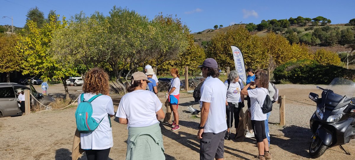 PlatgesL's tweet photo. Gran neteja avui de platja i fons marí a la platja de Garbet-Colera, 55 voluntaris i 110 kg de brossa recollida, gràcies a tothom i a l'ajuntament de Colera #colera #volambiental #platgesnetes #wwfbarcelona #greenpeacecatalunya #seo_birdlife #diaridegirona #cleanupeurope #planet https://t.co/TxYW1mDpiC