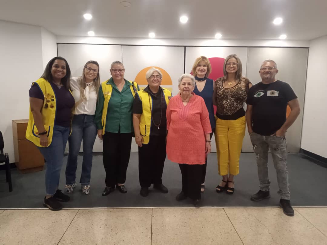 bernardorotundo's tweet photo. ¡Algo muy ESPECIAL
está ocurriendo en Venezuela!
 
@Especialfilm se estrena el 13/Oct/22, en las mejores salas del país

Ayer, ESPECIAL la vimos en
✔️@CBAateneo en Mcbo
✔️@Enlaucab en FÁBRICA DE CINE 8 @Gran_Cine con gente de las comunidades de CCS

¡Ovación total y salas llenas! https://t.co/96vNw350qm