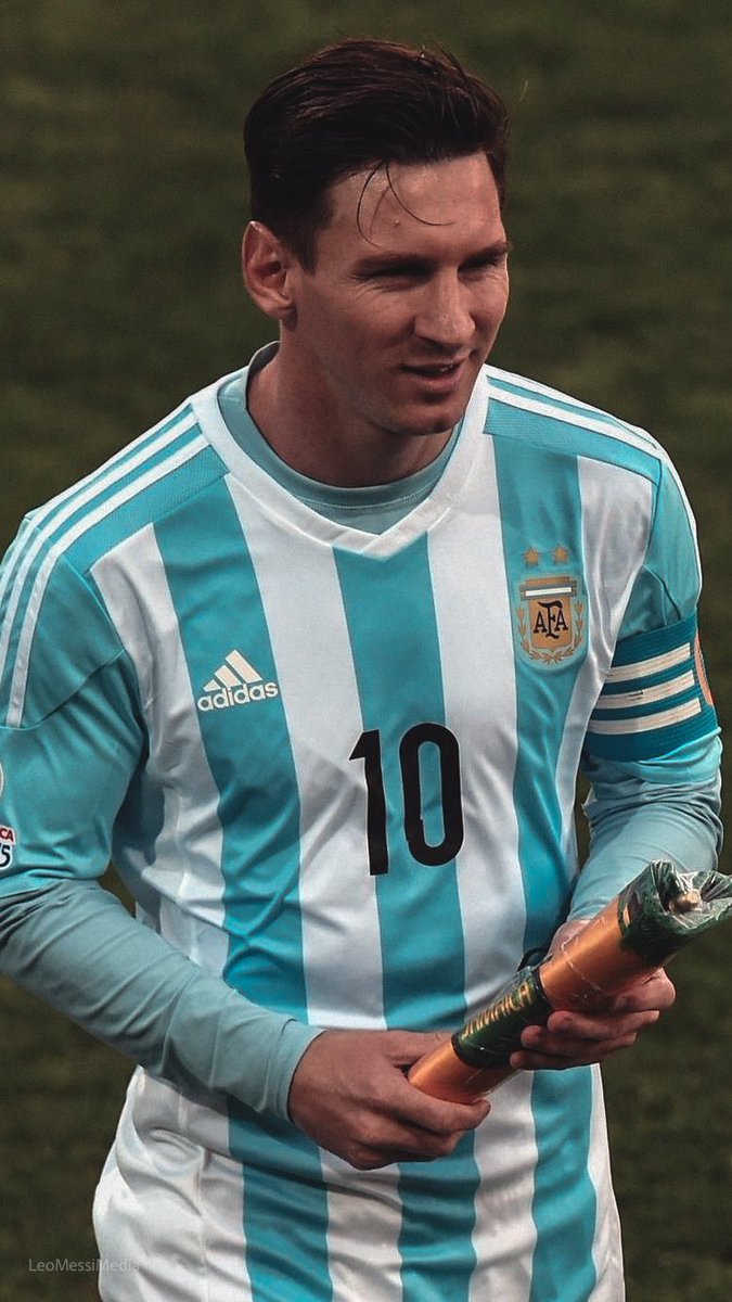 WinnaFC's tweet photo. Messi in Argentina kit 😍🇦🇷 https://t.co/0Oinhq7wbz